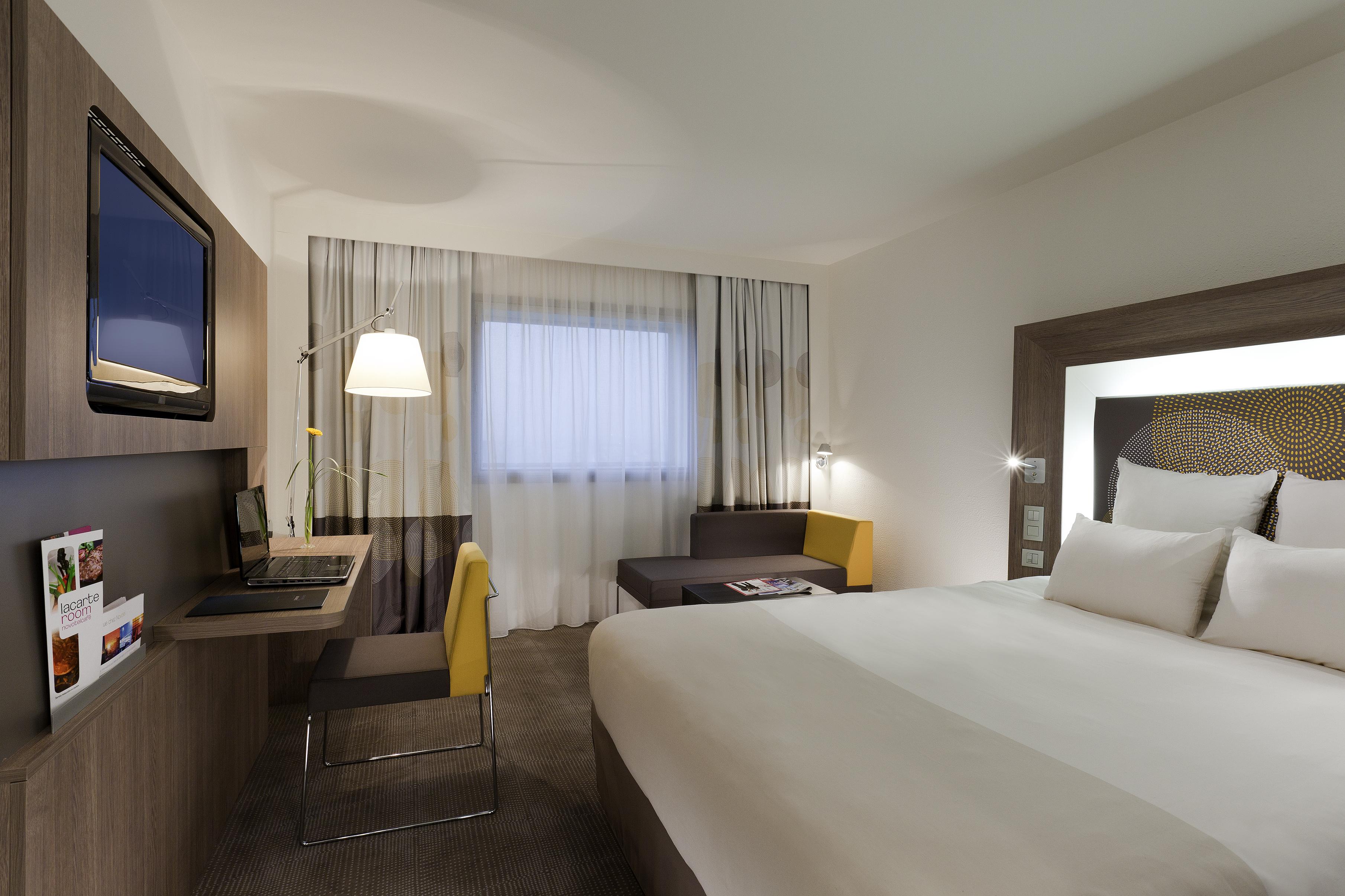 Novotel Paris La Defense Esplanade Courbevoie Esterno foto