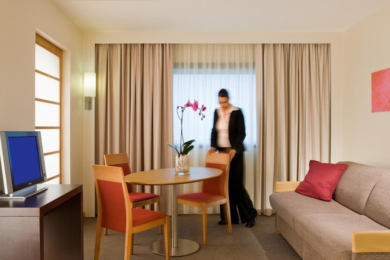 Novotel Paris La Defense Esplanade Courbevoie Esterno foto