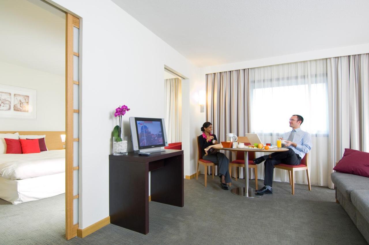 Novotel Paris La Defense Esplanade Courbevoie Esterno foto