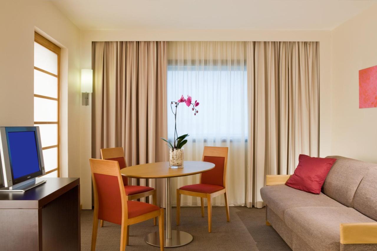 Novotel Paris La Defense Esplanade Courbevoie Esterno foto