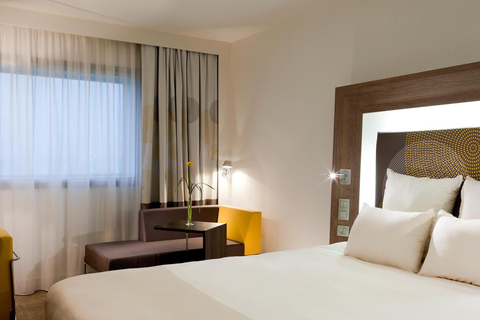 Novotel Paris La Defense Esplanade Courbevoie Esterno foto