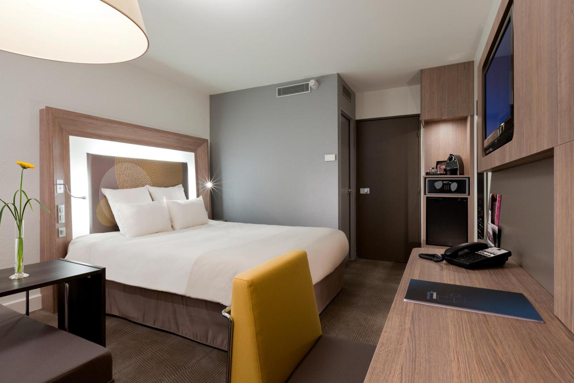 Novotel Paris La Defense Esplanade Courbevoie Esterno foto