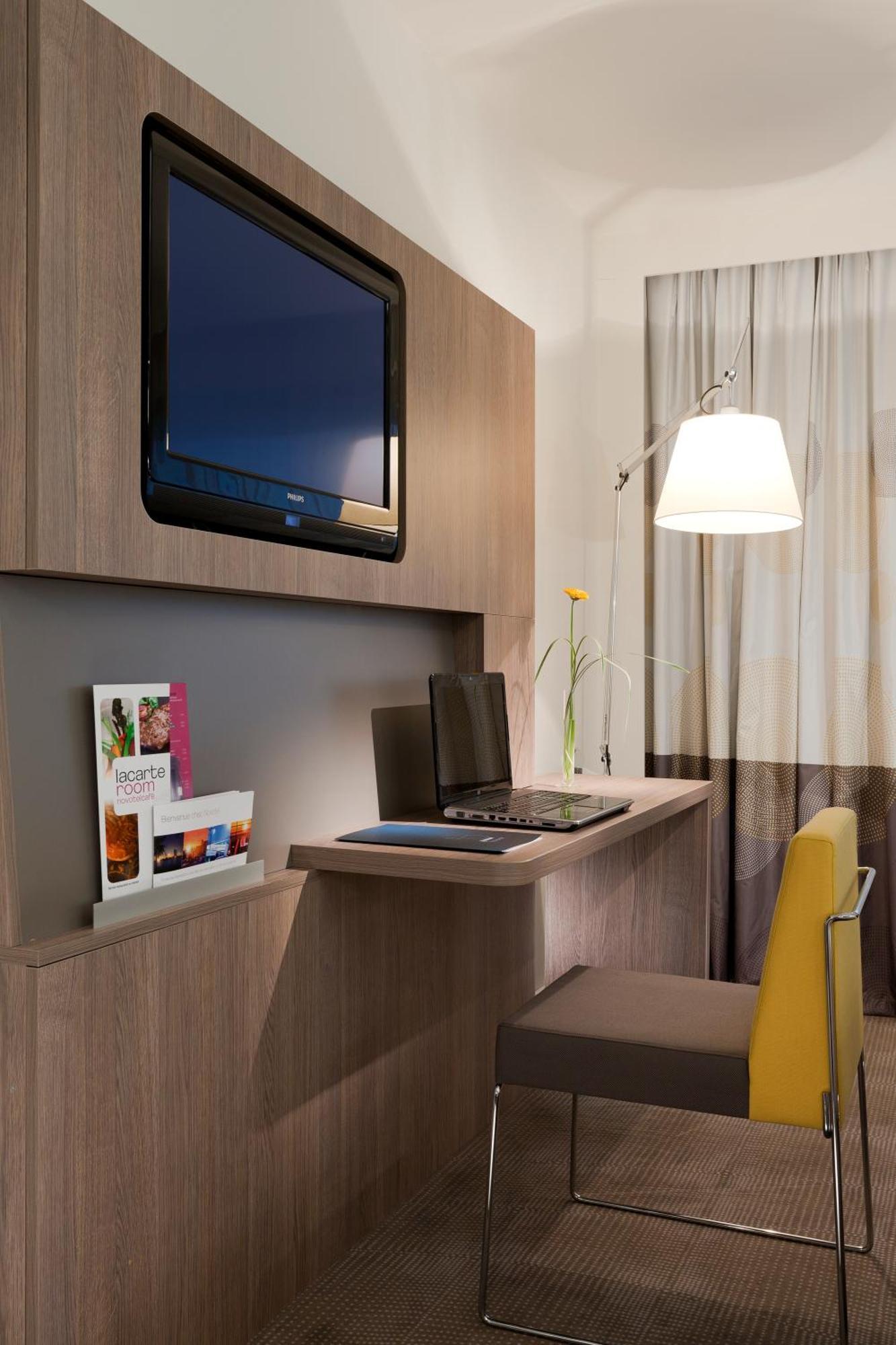 Novotel Paris La Defense Esplanade Courbevoie Esterno foto